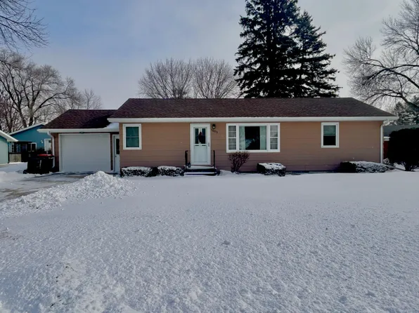 1003 N Renville St, Winthrop, MN 55396