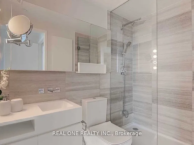 45 Charles St E #4212 — Photo 8