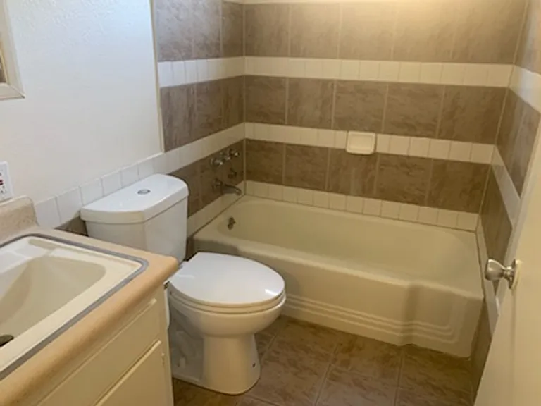 630 Maple St — Photo 25