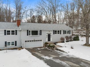 12 Circle Dr, Bedford, NH 03110