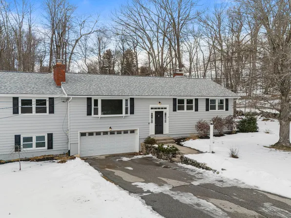 12 Circle Drive, Bedford, NH 03110
