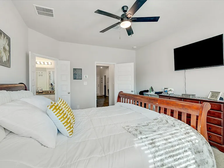8426 Moonlight Bay Cir — Photo 23