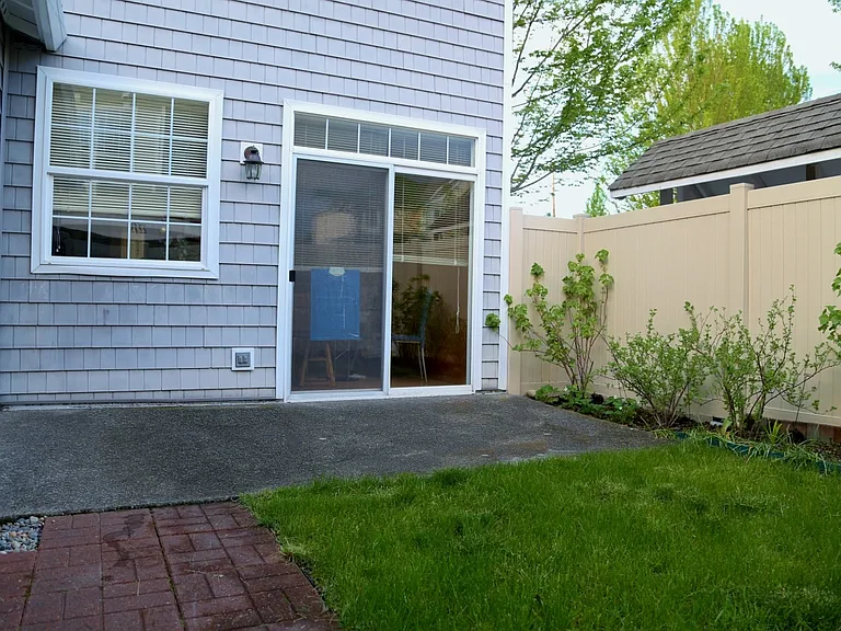 22721 NE 5th Pl — Photo 19