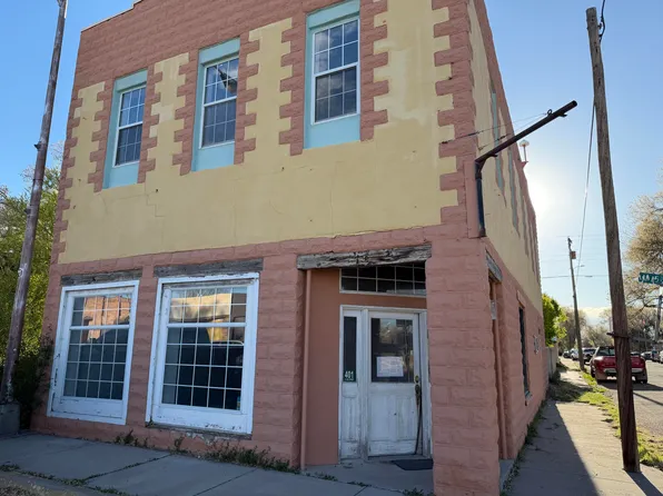 401 N 5th St, Estancia, NM 87016