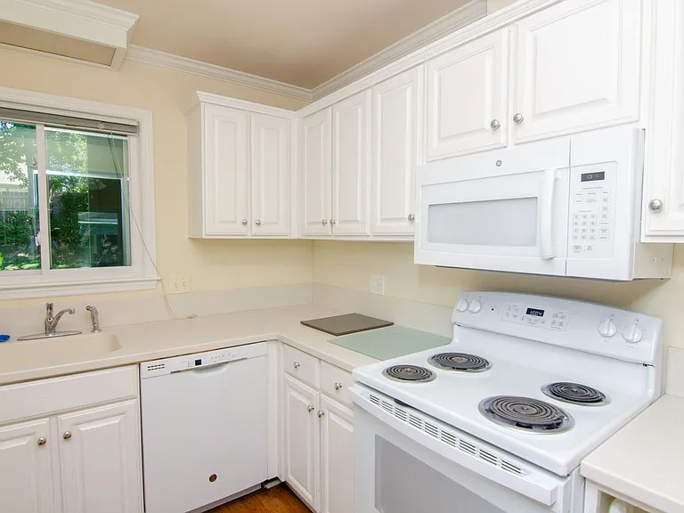 1900 Richard Jones Rd #K2 — Photo 8