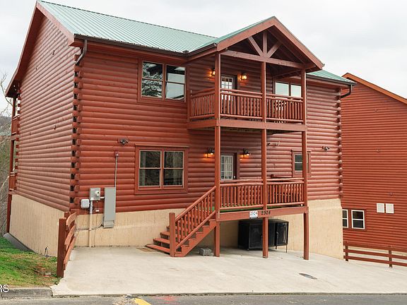 2nd image of 2324 Boulder Way