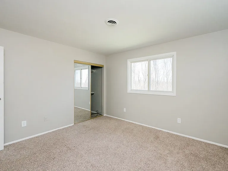 4002-4032 E Shaffer Ave — Photo 34