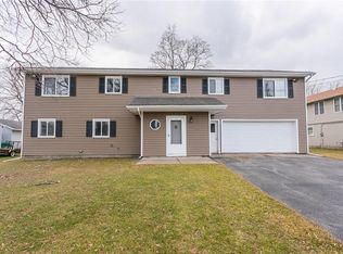 1969 Edgemere Dr, Rochester, NY 14612