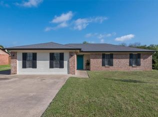 116 Russell Ln, Hewitt, TX 76643