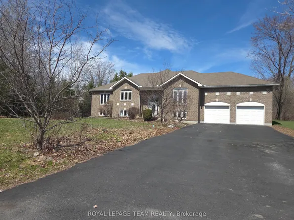 6637 Stanmore St, Ottawa, ON K4P 1G7