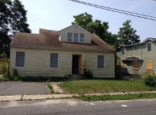 250 Clift St, Central Islip, NY 11722