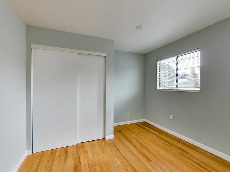 205 Collins St #4 — Photo 9