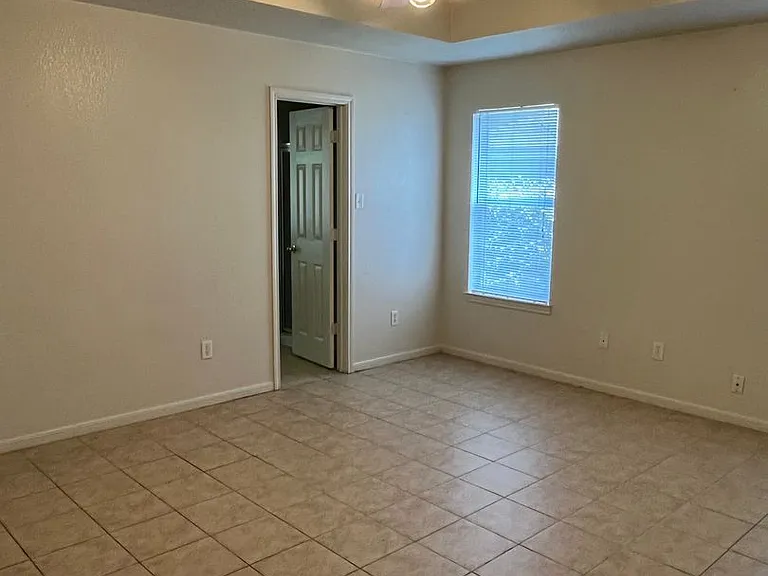 220 Nolan Ridge Dr — Photo 8