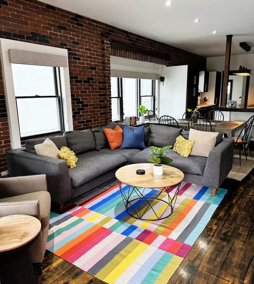 3 bed, 1260 sqft, $4,200 — Photo 2