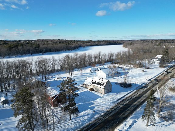 3rd image of 486 Main Street