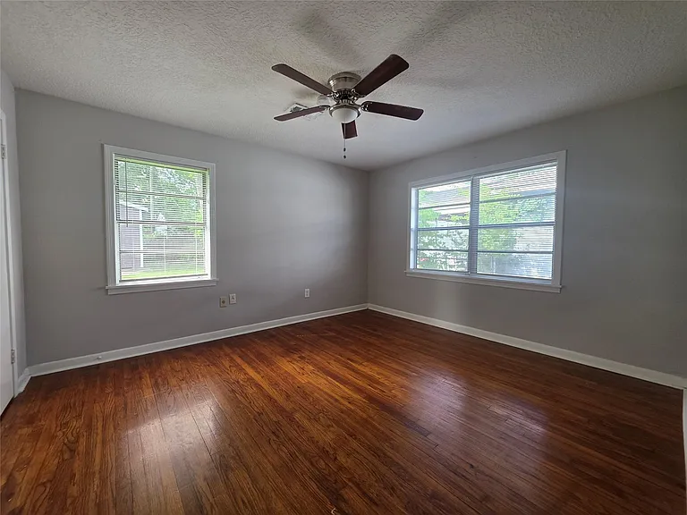705 N Circle Dr — Photo 13