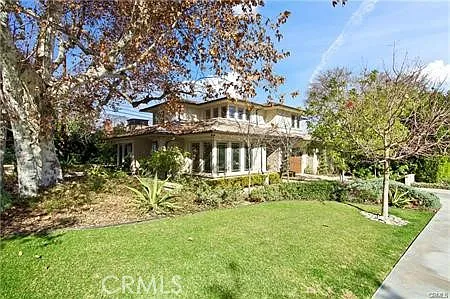 530 Drake Rd — Photo 2