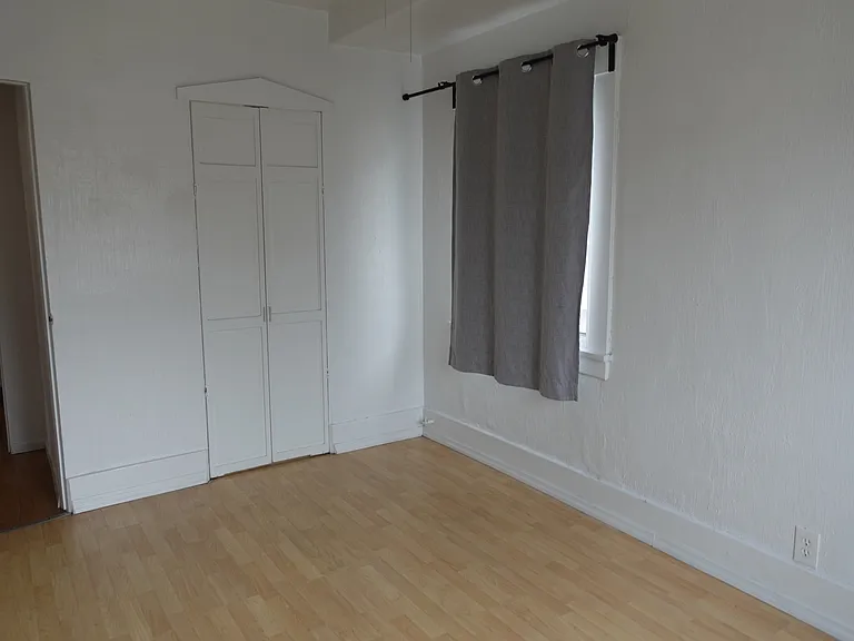 2048 E 3rd St #2048 — Photo 35