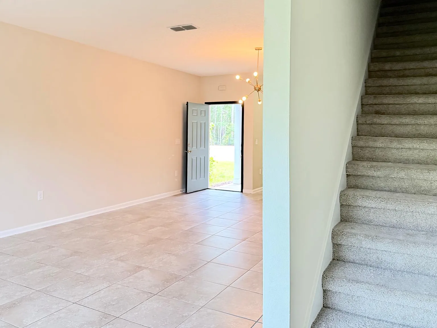 3 bed, 1502 sqft, $2,200 — Photo 4
