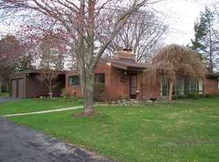 30755 Ridgeway Dr, Farmington Hills, MI 48334