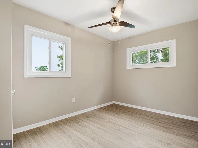 13206 Staggs Ct — Photo 15