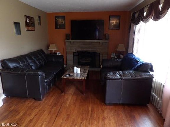 2nd image of 1766 Sunset Dr