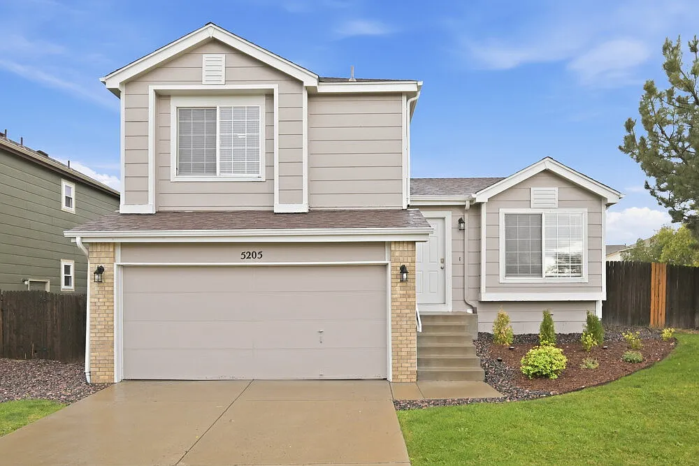 3 bed, 3.0 bath, 1764 sqft, $2,955 — Photo 1