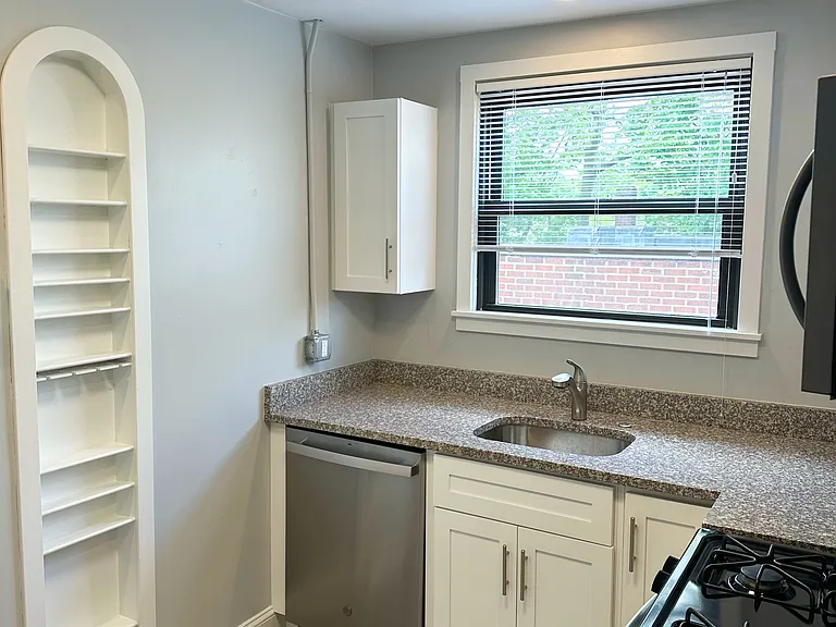 717 Buchanan Pl — Photo 6