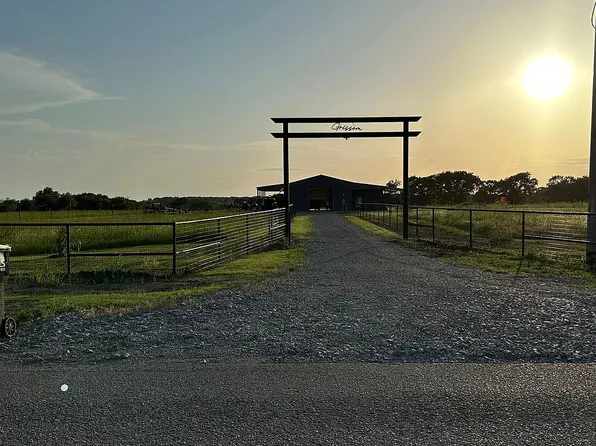 7049 Sunshine Rd, Davis, OK 73030