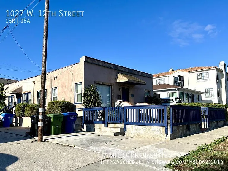 1027 W 12th St — Photo 2