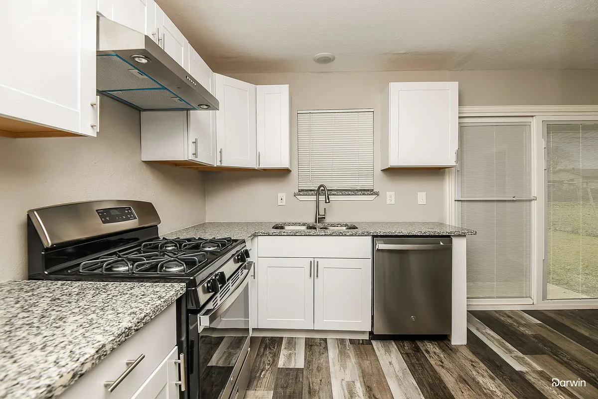 Building Photo - 6431 Moonhill Dr