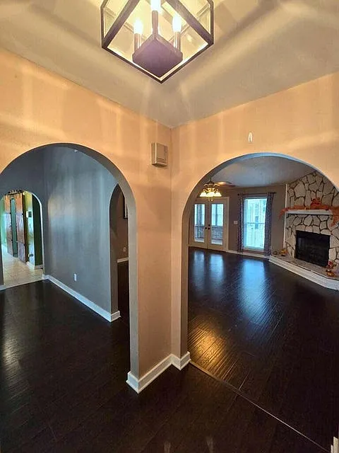 3 bed, 1811 sqft, $2,450 — Photo 3