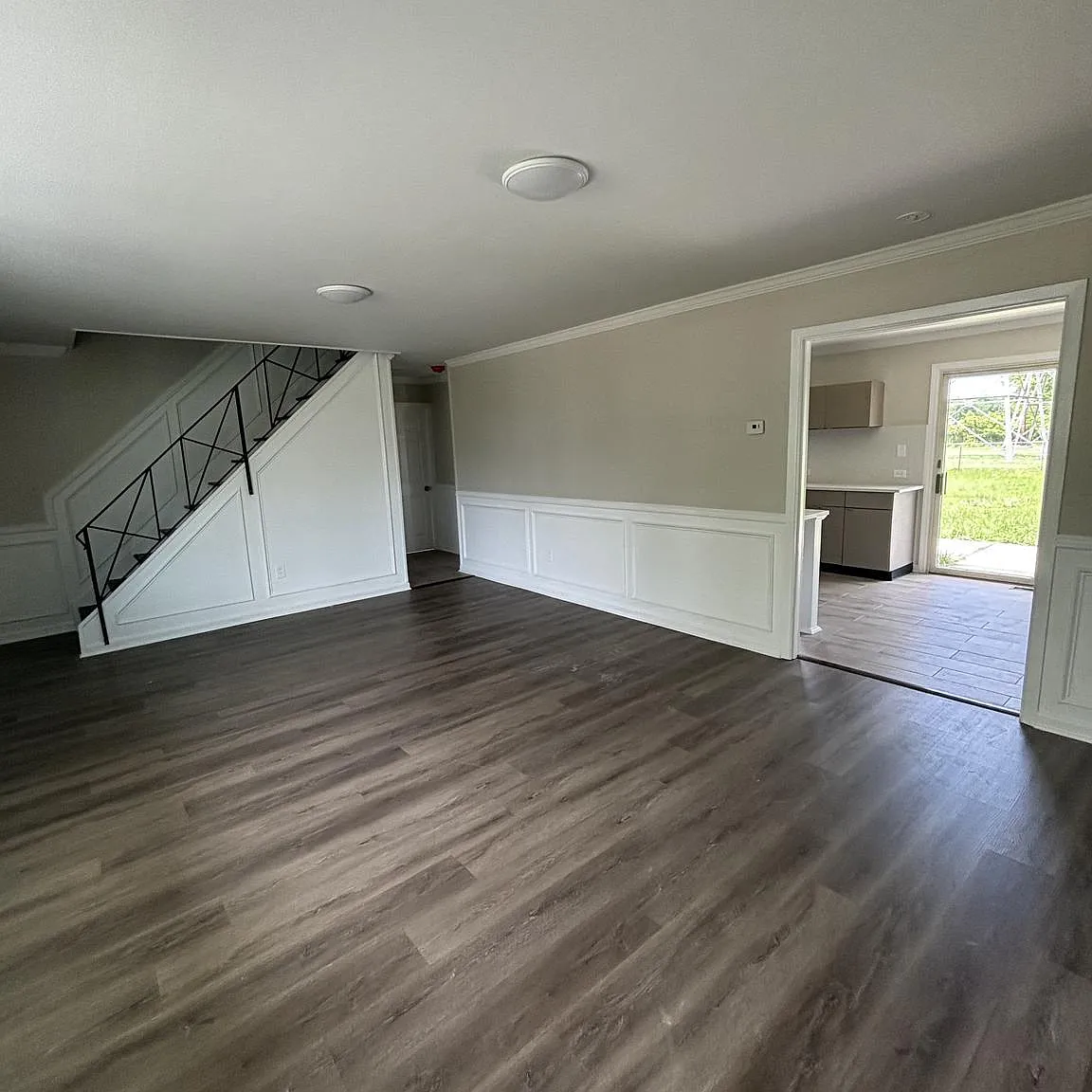 5 bed, 1497 sqft, $3,450 — Photo 2
