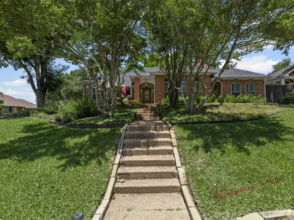 3512 Ridglea Country Club Dr, Fort Worth, TX 76116