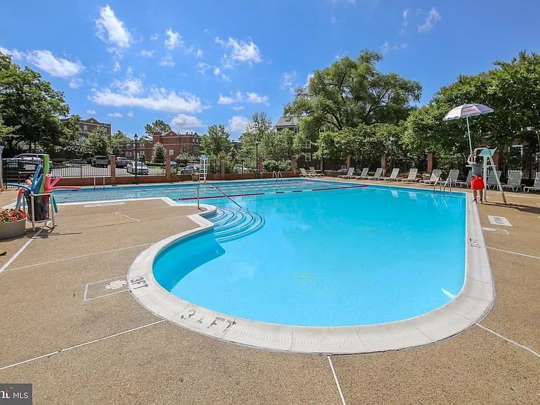 3990 Langley Ct NW #D604 — Photo 10