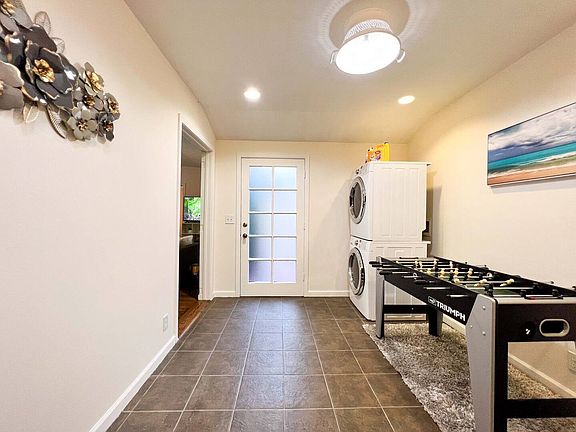 4th image of 9 Homer Ln #1