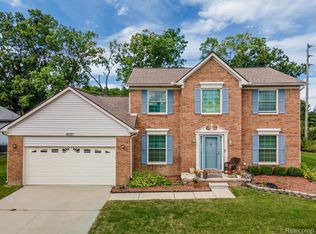 4717 Sycamore Dr, Ypsilanti, MI