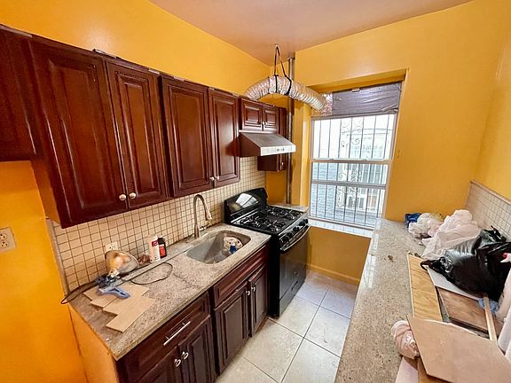 3rd image of 1230 Ward Ave #1
