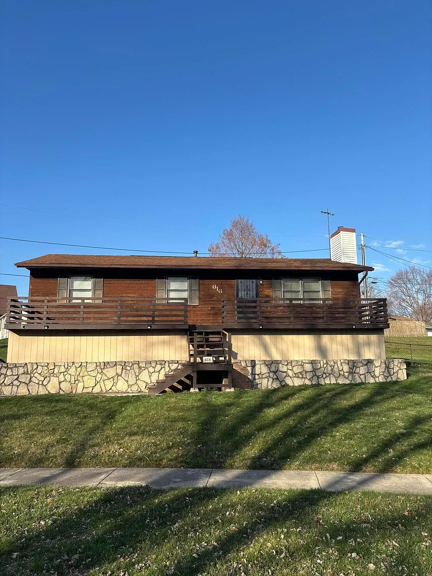 616 Huron Dr photo 1