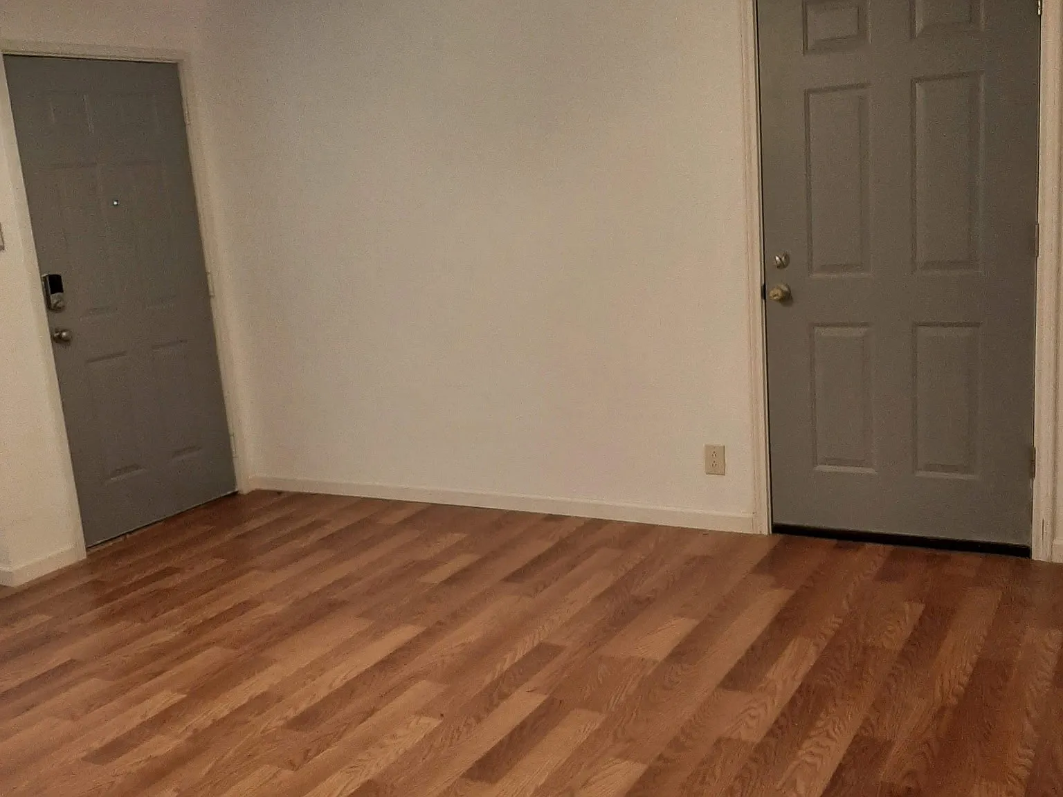 2 bed, 800 sqft, $1,200 — Photo 3