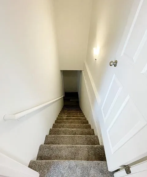 1836 Franklin St — Photo 17