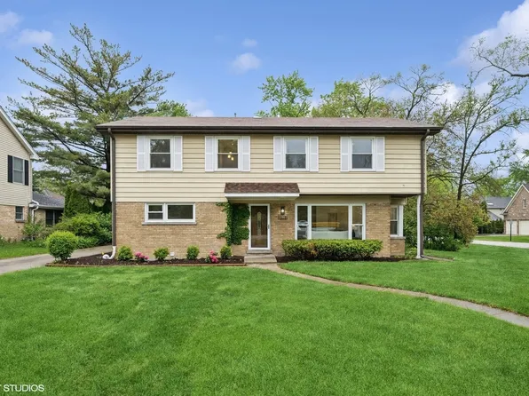 2272 Asbury Rd, Northbrook, IL 60062