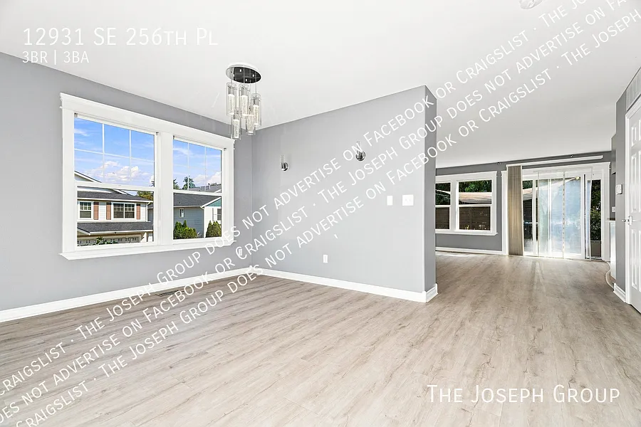 Bright & Beautiful 3-Bed Kent Home — Photo 4