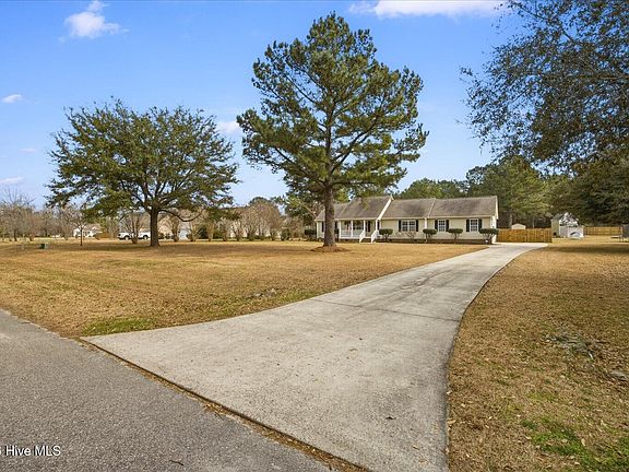 3rd image of 406 Knollwood Drive