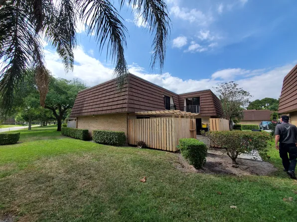 605 6th Ln, Palm Beach Gardens, FL 33418