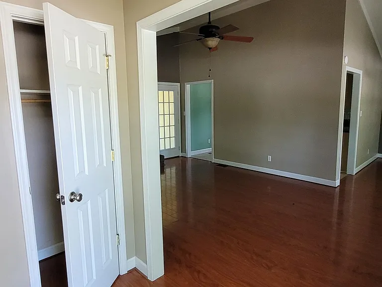 212 Branchwood Dr — Photo 7