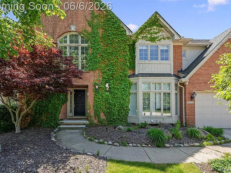 2962 Pheasant Ring Dr — Photo 2