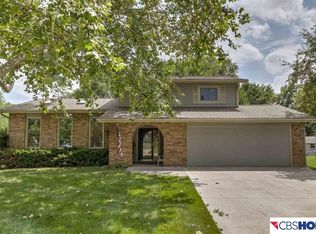 21317 Fieldcrest Dr, Elkhorn, NE 68022
