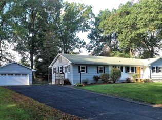 10 Cramer Rd, Rhinebeck, NY 12572