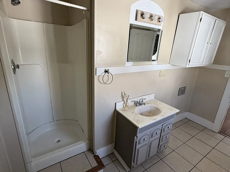 1021 Harlem Blvd #2 — Photo 10